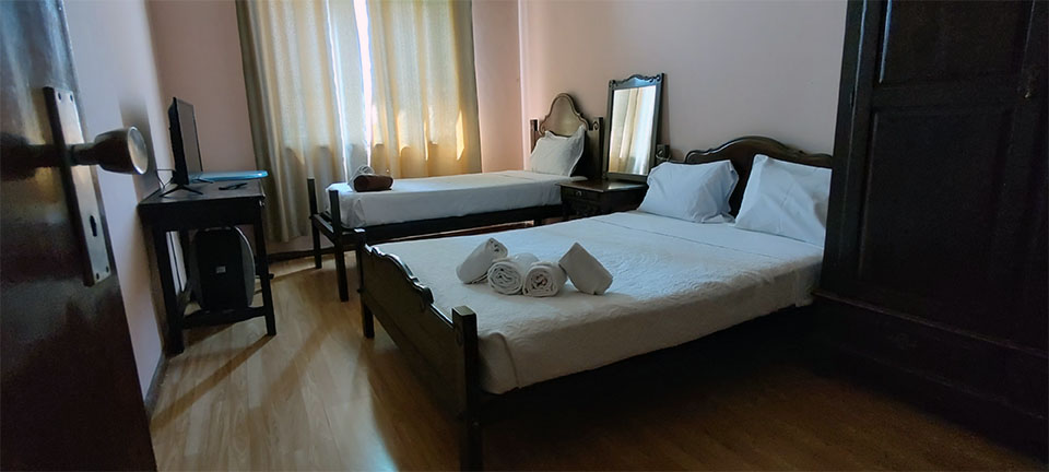 Foto 0, 1 x Cama de casal + 1 Cama solteiro | Catavento