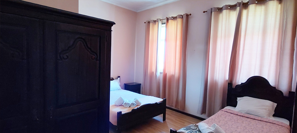 Foto 0, 1 x Cama de casal + 1 Cama solteiro | Catavento