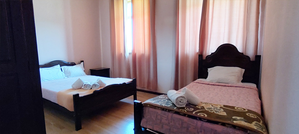 Foto 1, 1 x Cama de casal + 1 Cama solteiro | Catavento